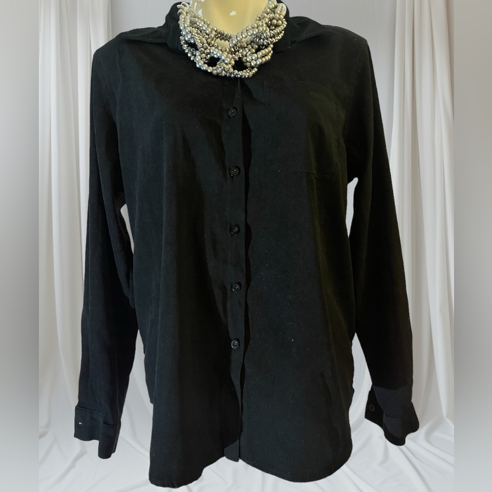 Women’s black button up suede textured collared blouse size Large